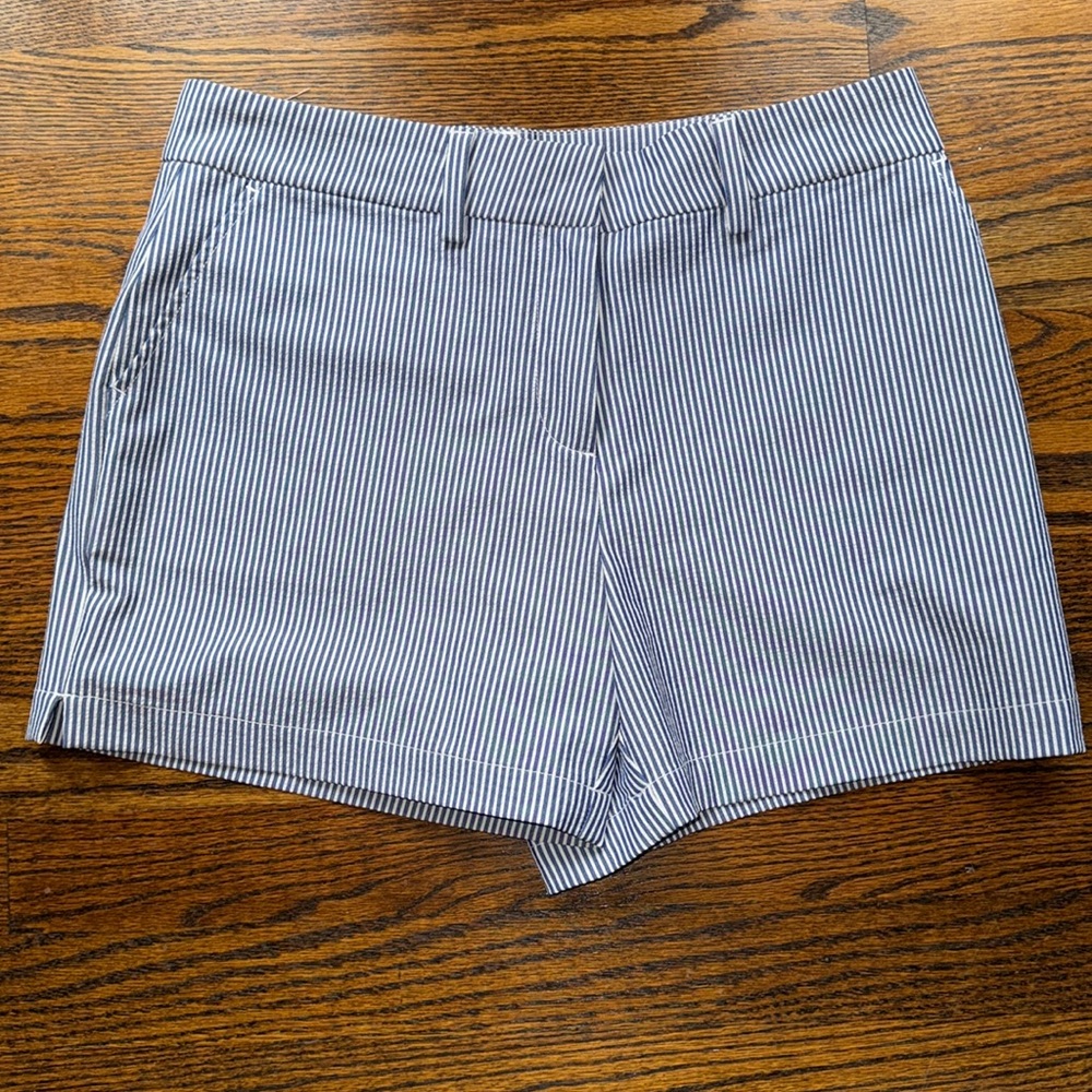 Women’s Southern Tide Performance Seersucker Shorts